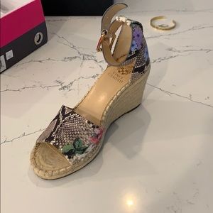 Vince camuto women’s wedges